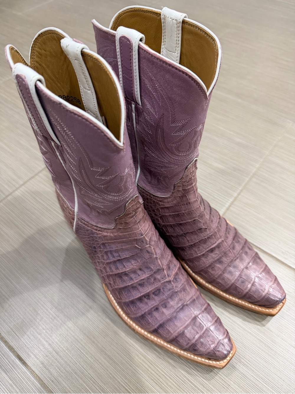 Lucchese lilac dale caiman boots. 8b. Brand new - Picture 2 of 6